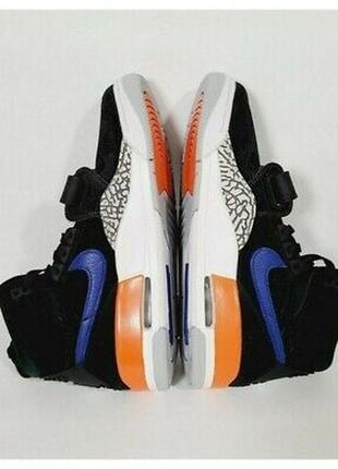 Баскетбольные кроссовки nike air jordan legacy 312 knicks av3922-048 размер 42, чёрно-оранжевые.4 фото