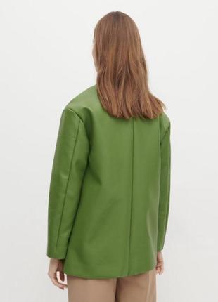 Кожаный зеленый пиджак оверсайз reserved4 фото