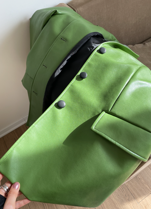 Кожаный зеленый пиджак оверсайз reserved7 фото