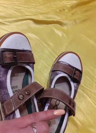 Туфельки детские. кожаные