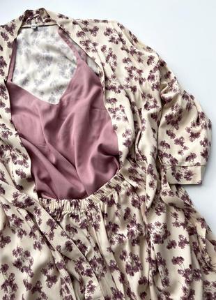 Ніжний домашній комплект для жінок піжамка майка шорти халат