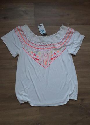 Легка, стильна футболка primark