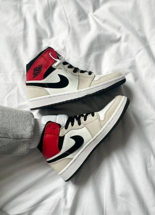 Жіночі кросівки nike air jordan 1 retro high light smoke grey 2 / smb1 фото