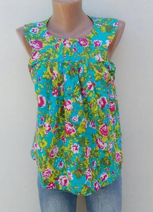 Яскрава і красива майка