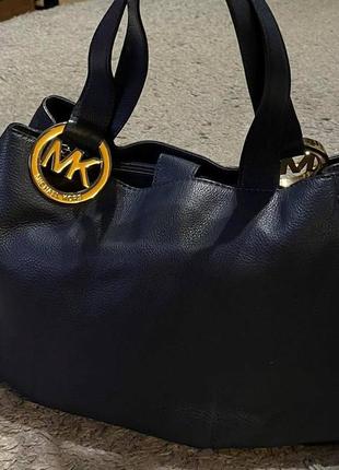 Оригинал.фирменная,кожаная,вместительная сумка michael kors1 фото