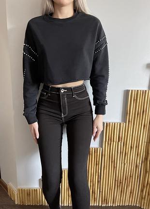Джинсы bershka с белой строчкой