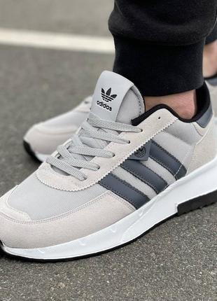 Кросівки👟