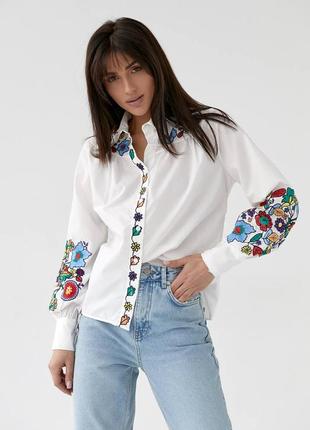 Стильна сорочка вишиванка з квітковим принтом рубашка з вишивкою