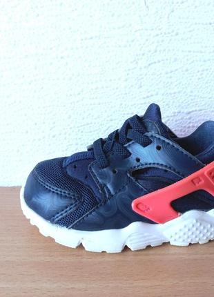 Круті легкі повітропроникні кросівки nike huarache 22 р. устілка 13,6 см1 фото