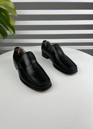 Мужские кожаные туфли loake