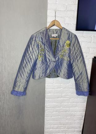Укороченная стеганая куртка яркая перламутровая стеганая куртка пиджак жакет la femme mimi, l3 фото