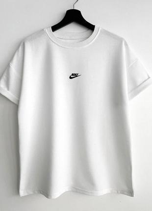 Стильная футболка nike