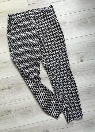 Прямые укорочённые брюки в геометрический принт h&m3 фото