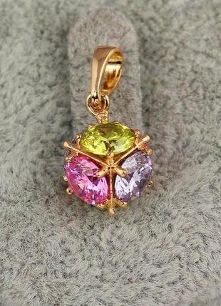 Кулон xuping jewelry кубик  с цветными камнями 10 мм золотистый