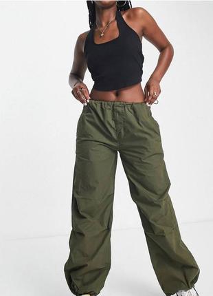 Брюки карго трендовые стильные брюки милитари коттоновые на плащёвке серые хаки базовые широкие свободные объемные с накладными карманами6 фото