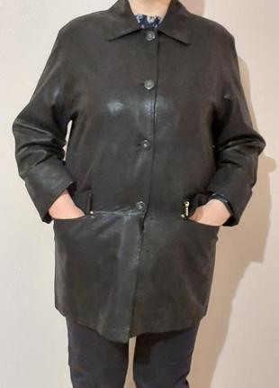 Зручна легка жіноча куртка 50-52 розміру