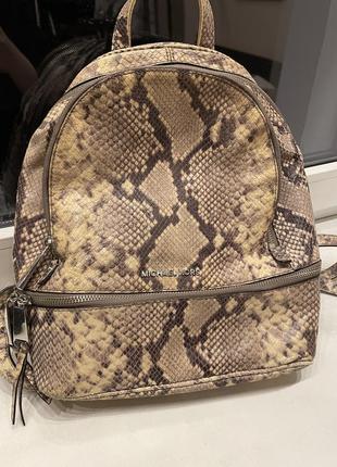 Стильний рюкзак michael kors в гарному стані