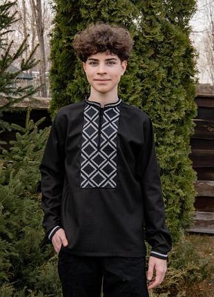 Вишиванка для хлопчиків, лляна, чорна, топ