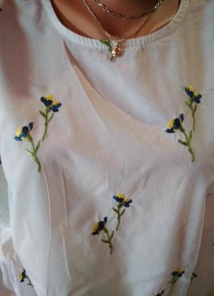 Стильная блузка вышиванка с цветами без дефектов8 фото