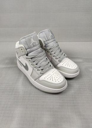 Жіночі кросівки nike air jordan 1 white&gray