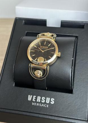 Годинник versus versace3 фото