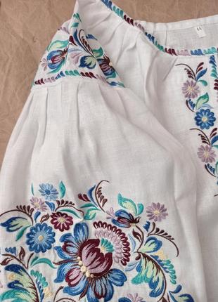 Розкішна білосніжна вишиванка лляна вишита сукня в стилі бохо з парної колекції "петриківка"5 фото