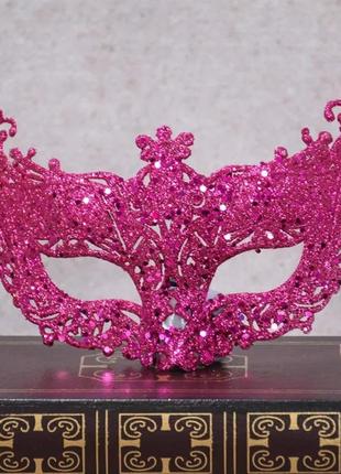 Маска для лица карнавальная розовая с блестками - размер 22*10см, пластик