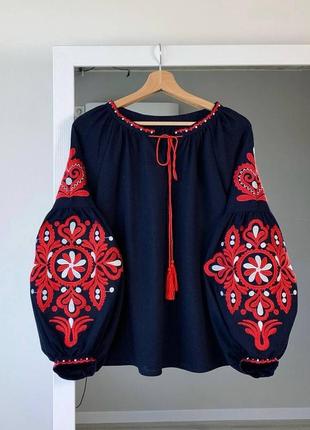 Рубашка вышиванка с объемными рукавами и завязками