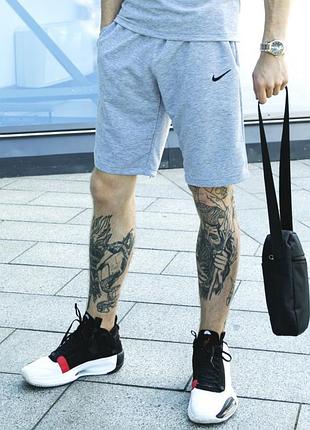 Шорты трикотажные nike светло-серые
