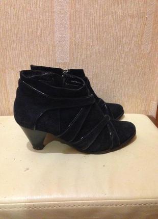 Женские ботинки