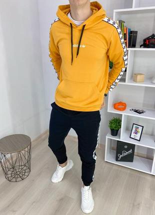 Чоловіча худі адідас оранж з капюшоном кенгуру кофта adidas