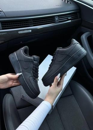 Женские кроссовки nike air force 1 low classic black premium 36-379 фото