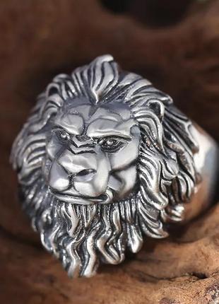 Кольцо мужское лев детализированное