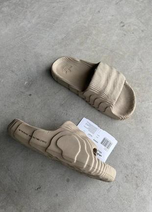 Тапочки adidas adilette slide desert beige 3d2 фото
