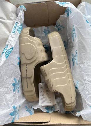 Тапочки adidas adilette slide desert beige 3d4 фото