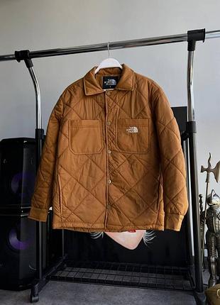 Шикарна легка куртка tnf