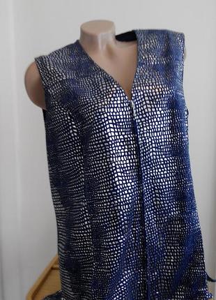 Безрукавка на молнии размер 40/42.