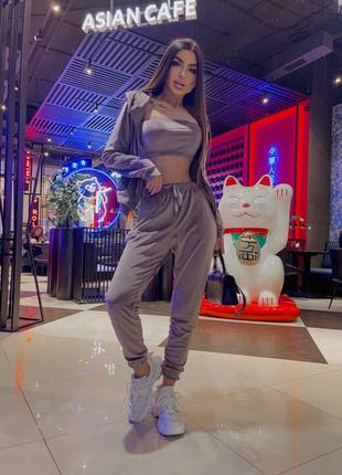 Костюм тройка