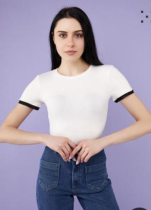 Базова котонова футболка із чорною сіточкою