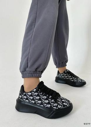 Кросівки чорні взуттевий текстиль