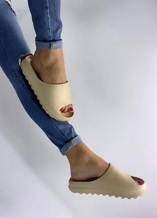 Популярні шльопанці. гума. slide