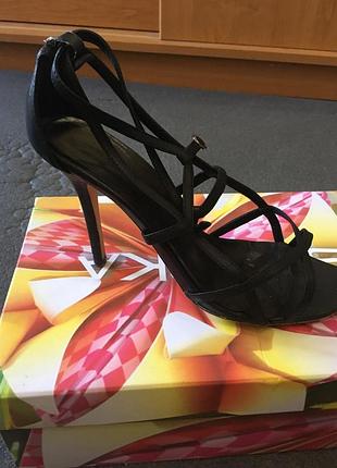 Босоніжки braska