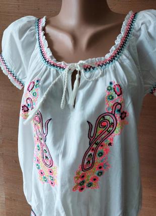 💛💕💙 отличная блузка с красивой вышивкой4 фото