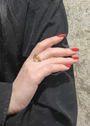 Кольцо тройное с камнями золотого цвета с камнями.2 фото