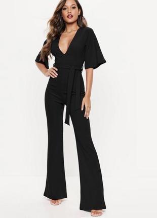 Женский летний комбинезон missguided черный с глубоким декольте брюки расклешённые размер s 44