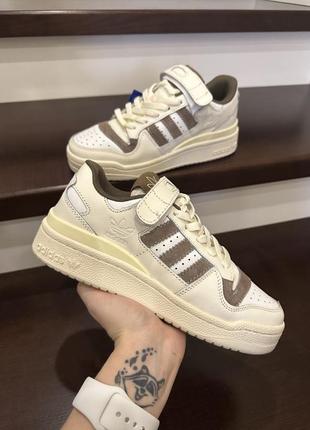 Adidas forum low beige