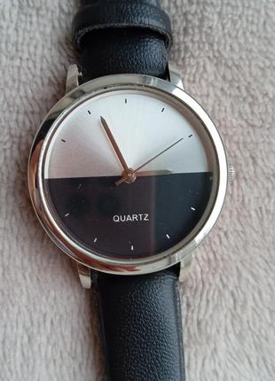 Женские часы quartz1 фото
