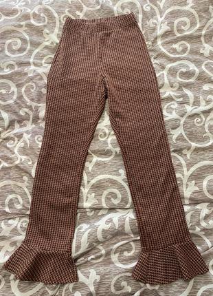 Жіночі коричневі гусина лапка штани брюки з рюшами pull and bear1 фото