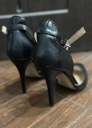 Туфли на каблуке черные с острым носком3 фото
