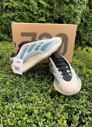 Yeezy 700 v3 "kyanite"